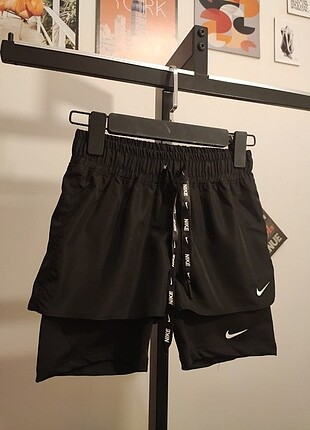 m Beden siyah Renk Nike Paraşüt ve Dalgıç Kumaş İkili Şort #adidas #puma #nike #pul