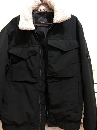 Bershka Bombet Mont