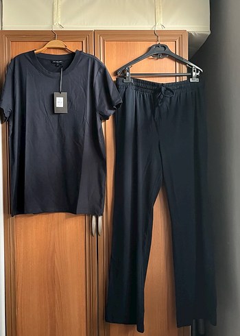 The Little White Company m