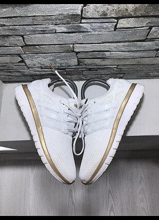 Adidas spor ayakkabı