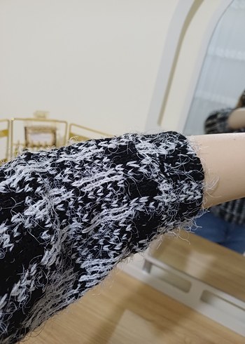 Siyah- Beyaz Boğazlı Triko Kazak - Görsel 3