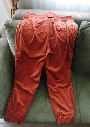 Tarçın rengi, fitilli kadife kadın kargo pantolon. - Görsel 5