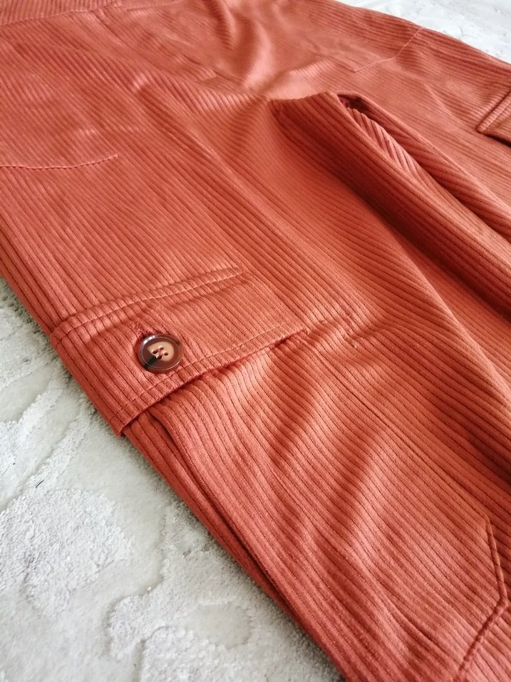 Tarçın rengi, fitilli kadife kadın kargo pantolon. - Görsel 2