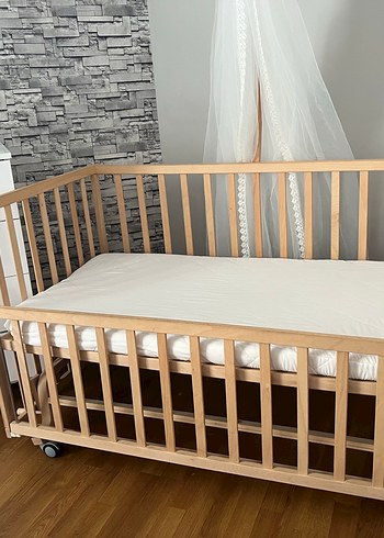 Beyaz Ahşap Bebek Beşiği