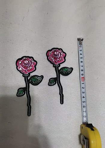Pullu Nakışlı Pembe Gül Broş