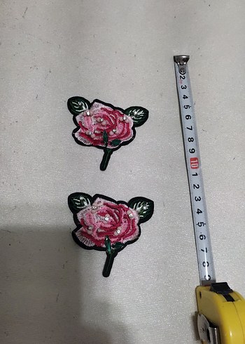 Zara Pullu Nakışlı Pembe Gül Broş