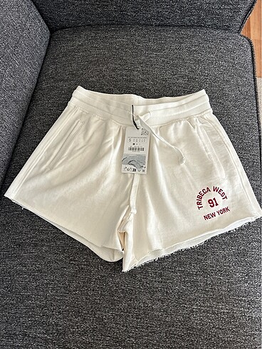 Zara Ecru Sloganlı Penye Şort