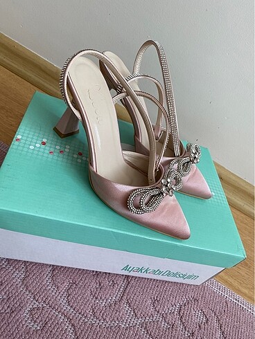 Diğer Taşlı Stiletto