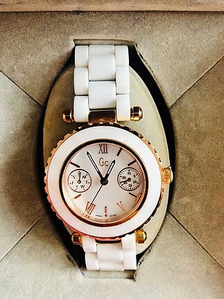 Guess collection saat