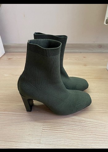 Zara Haki Blok Topuklu Kadın Bot
