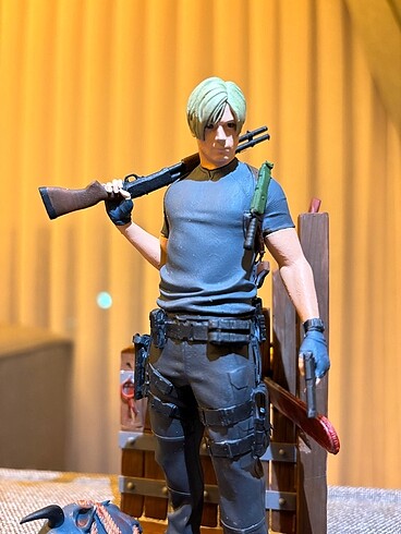 Resedent Evil Leon S. Kenndy Figür - Görsel 5