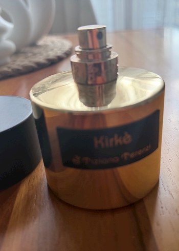 Kirke Erkek Parfümü Altın Şişede - Görsel 3