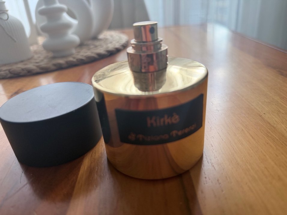 Kirke Erkek Parfümü Altın Şişede - Görsel 3