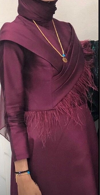 Bordo tüylü abiye