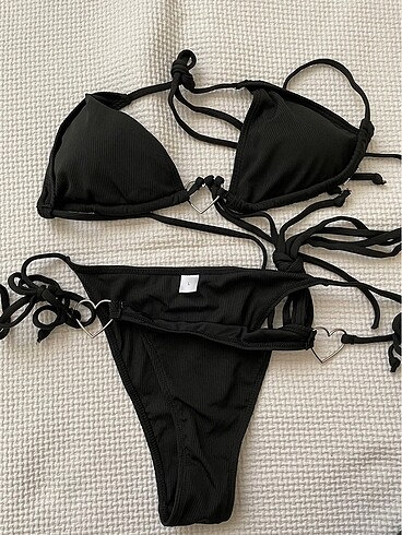 Kalpli bikini takımı