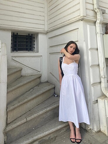 Stradivarius Beyaz elbise