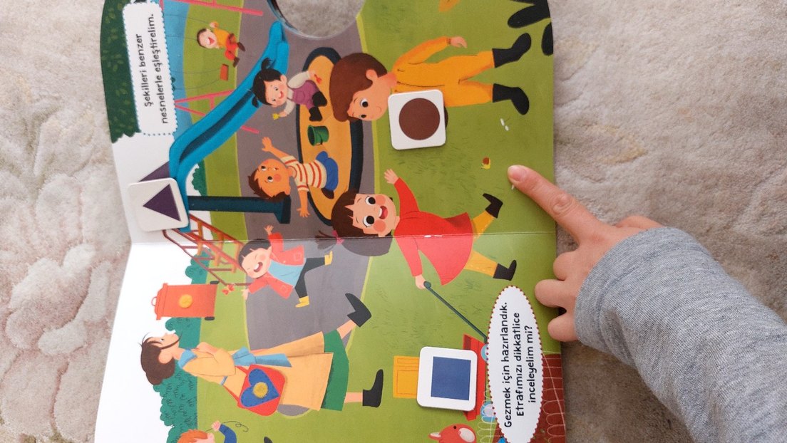 Bebeğimle Bir Gün - Cırt Cırtlı Kitap - Görsel 3