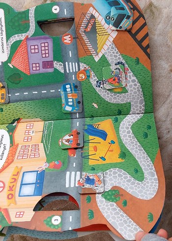 Okulda Bir Gün - Cırt Cırtlı Etkinlik Kitabı - Görsel 2