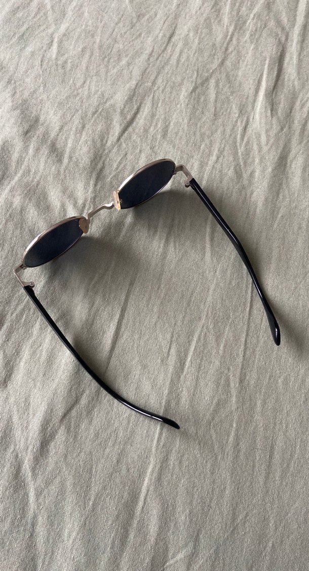 Yuvarlak Gri Minimalist Kadın Güneş Gözlüğü - Görsel 2
