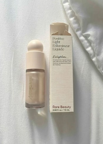 Rare Rare Beauty Sıvı Aydınlatıcı