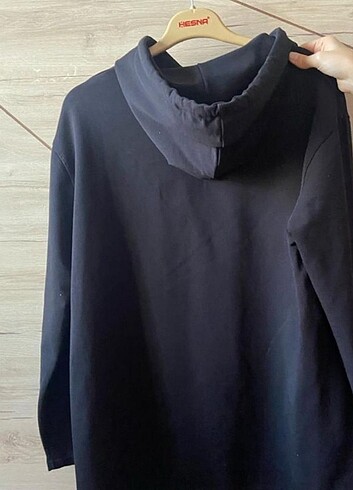 universal Beden Suud collection sweat 