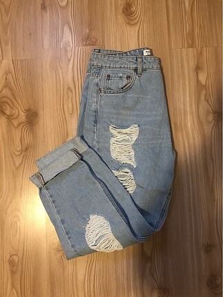 Pull & Bear yırtık pantolon