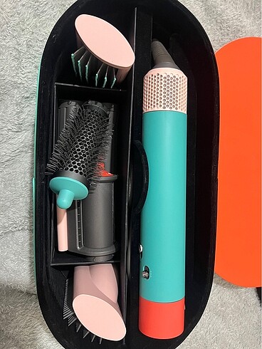 Dyson airwrap