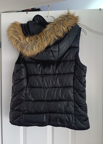 Siyah Kürklü Düğmeli Kadın Yelek - Görsel 3