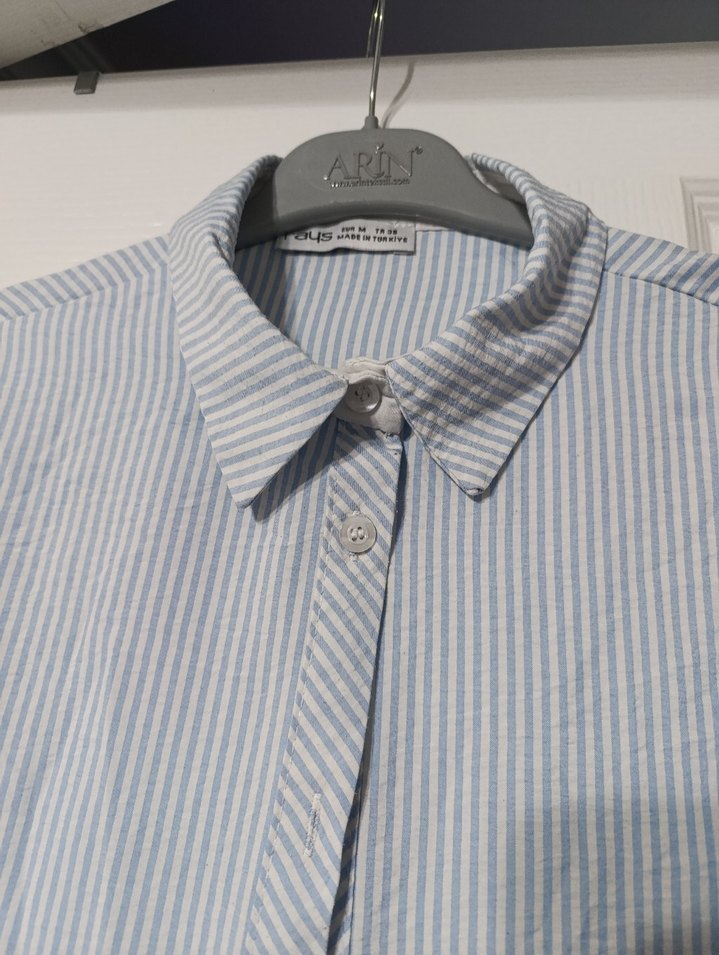 Düğmeli Mavi Çizgili Kadın Keten Gömlek - Görsel 2