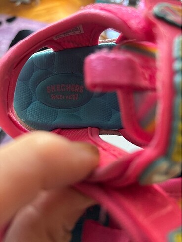 22 Beden pembe Renk Skechers sandalet