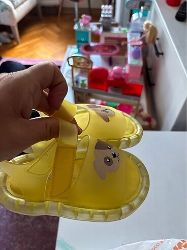24 Beden sarı Renk Vicco ışıklı sandalet