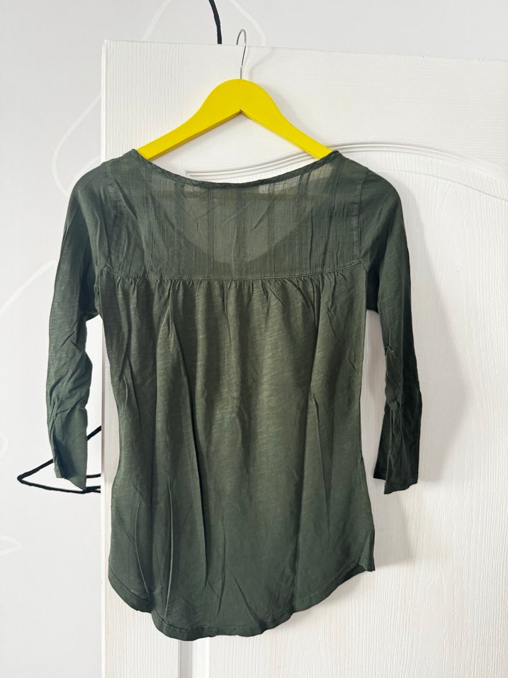 Düğmeli V Yaka Kadın Gömlek - Görsel 2