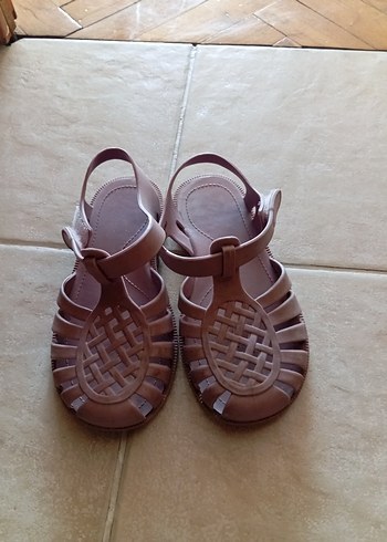 LC Waikiki Kız Çocuk lila Tokalı Sandalet