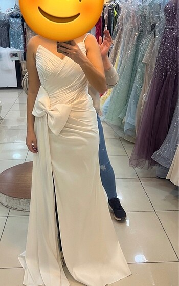 Beyaz ekru nikah ve nişan elbisesi