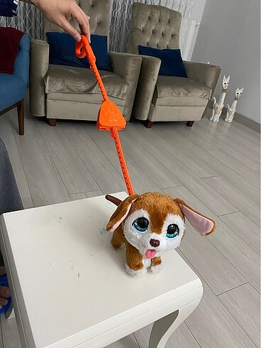  Beden FurReal kaka yapan köpek