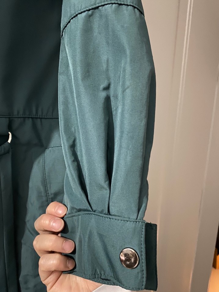 Kemerli Uzun Yeşil Kadın trençkot - Görsel 2