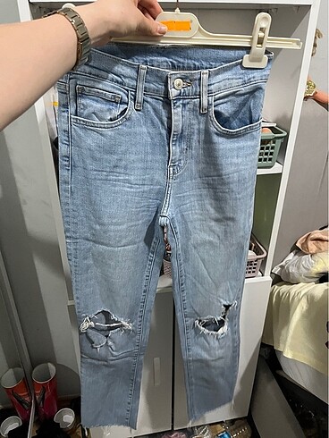 Levis jean