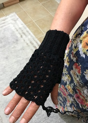 Siyah Örgü Parmaksız Kadın Eldiveni - Görsel 2