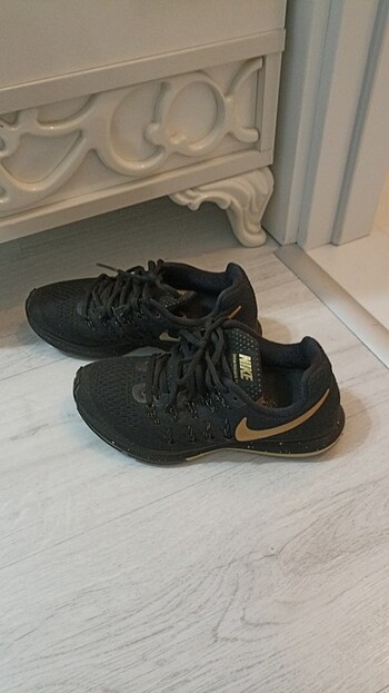 36,5 Beden Siyah Nike Spor Ayakkabı