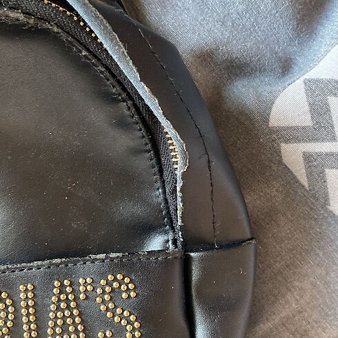  Beden siyah Renk Victoria secret sırt çantası