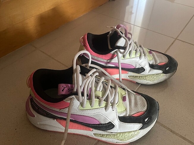 Puma renkli spor ayakkabı