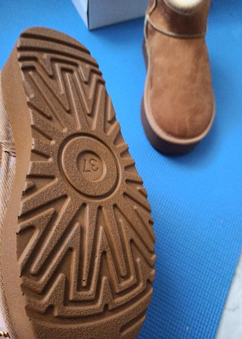 UGG hediye geldi Giyilmedi - Görsel 2