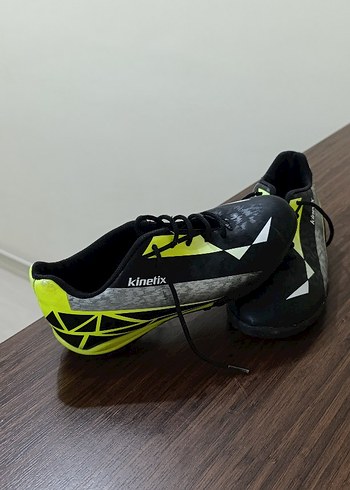 Kinetix Futbol Ayakkabısı