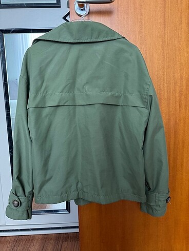 LC Waikiki Yeşil oversize trençkot