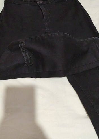 m Beden Siyah Yırtmaçlı Dar Kesim Midi Kot Pantolon