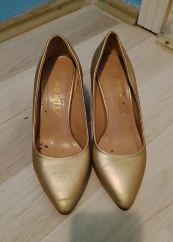 Altın Parlak Stiletto Kadın Ayakkabı