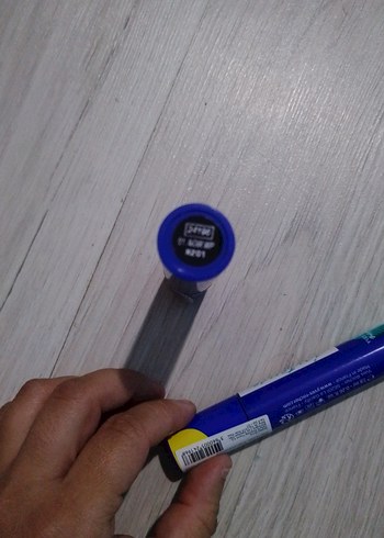  Beden Mavi Suya Dayanıklı Maskara