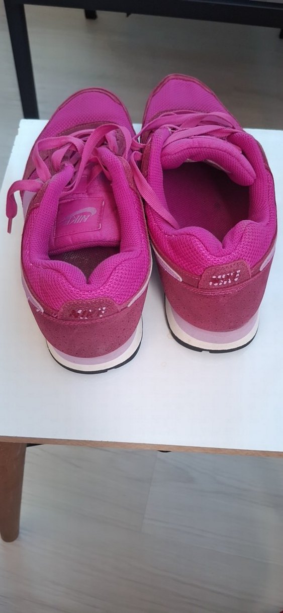 Nike Pembe Kadın Spor Ayakkabı orijinal sorunsuz - Görsel 3