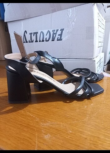 TOPUKLU AYAKKABI - Görsel 5