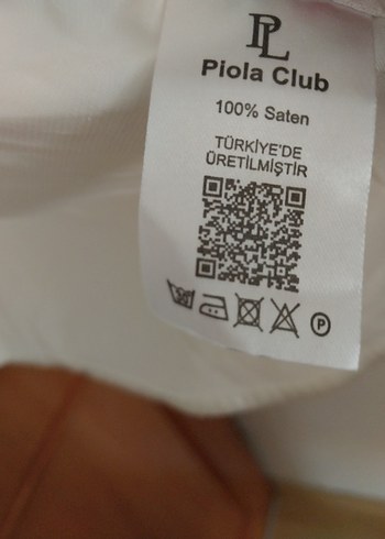 LC Waikiki Düğmeli Beyaz V Yaka Saten Gömlek
